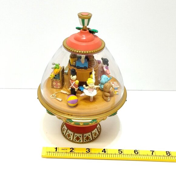 House Of Lloyd Christmas Around The World Twirl Top Toy Shop Works See Video VGC - Picture 15 of 15